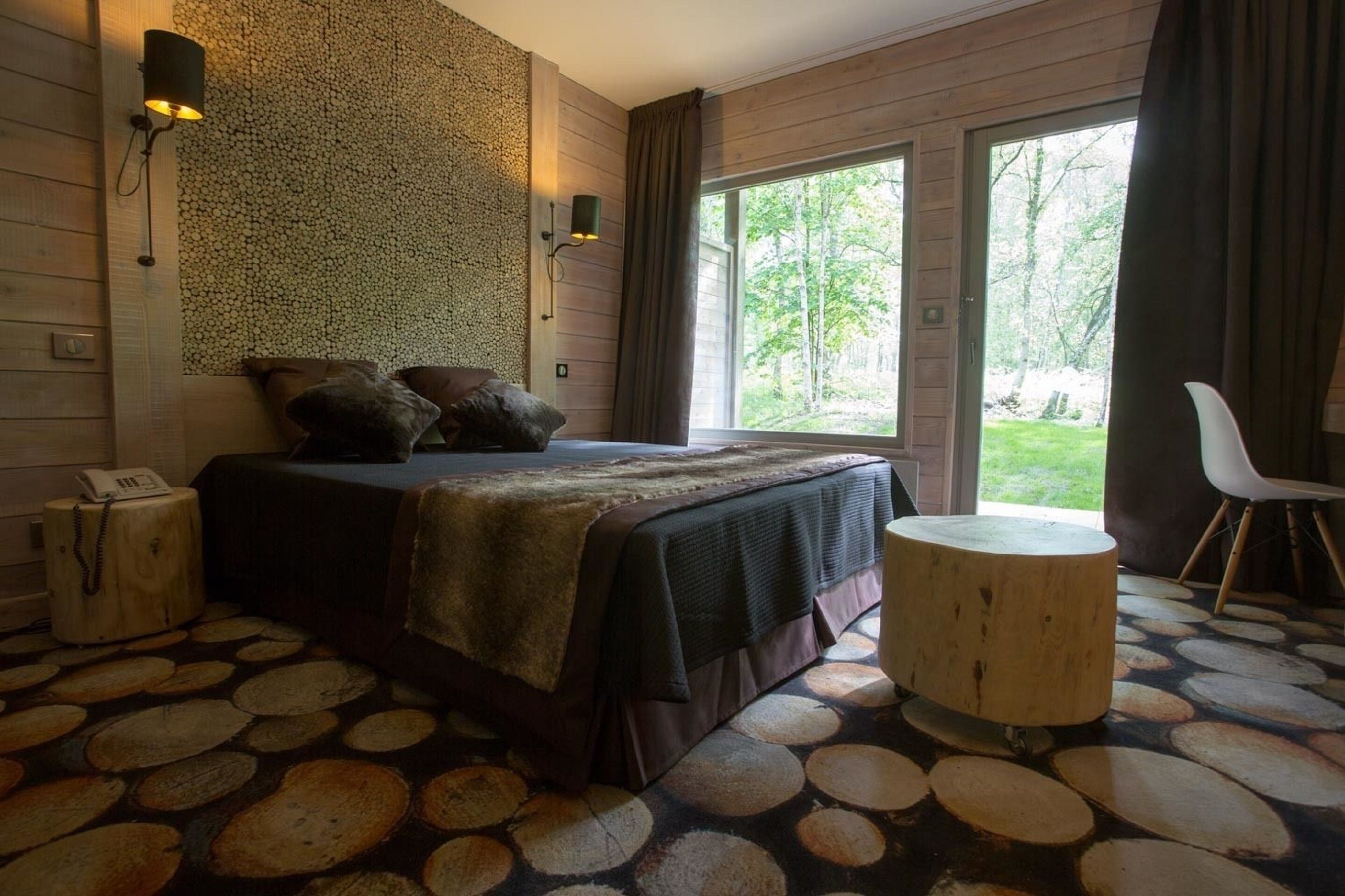 soundproofing, free wifi