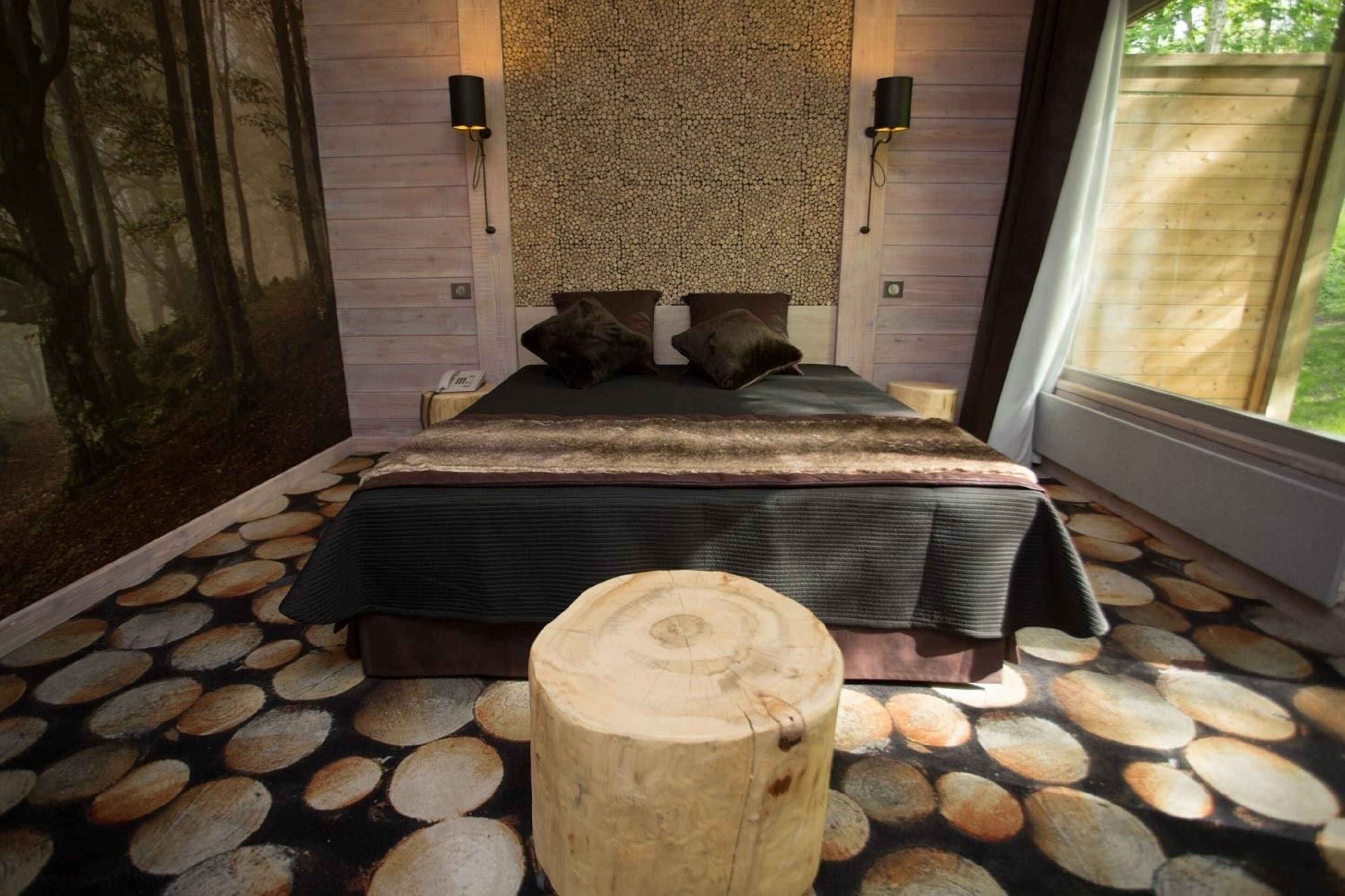 soundproofing, free wifi