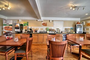 包含每日自助早餐