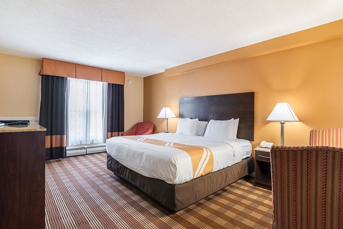 Standard Room, 1 King Bed