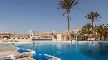 Outdoor pool, pool loungers