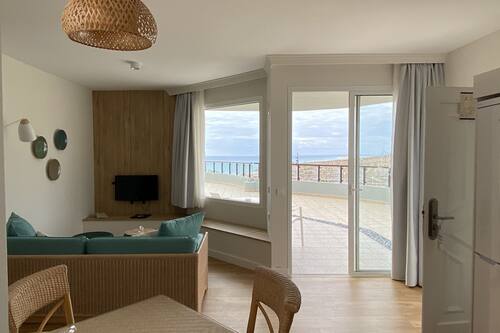 Blackout drapes, soundproofing, iron/ironing board, WiFi
