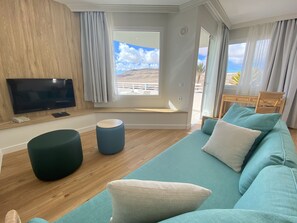 Cortinas blackout y sistema de insonorización 