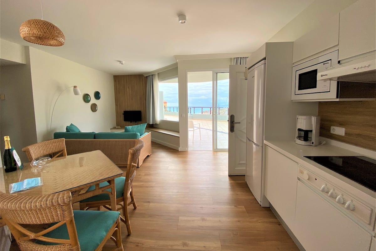 1 bedroom, blackout curtains, soundproofing, iron/ironing board