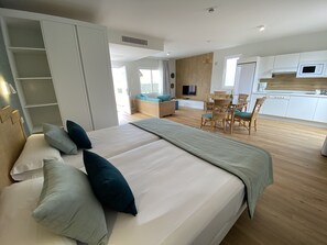 Cortinas blackout y sistema de insonorización 