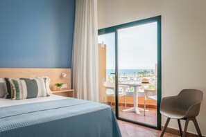 Minibar, desk, blackout drapes, free WiFi - ALEGRIA Colonial Mar Aquafun (Roquetas de Mar)