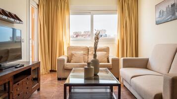 1 habitación, minibar, escritorio y cortinas blackout