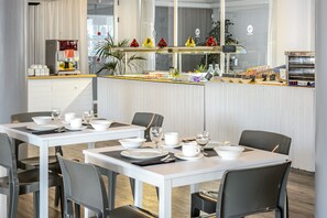 Desayuno estilo bufé