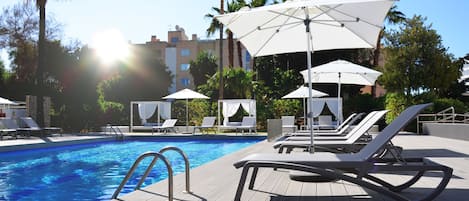 Outdoor pool, sun loungers