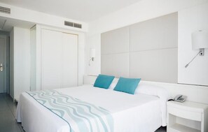 Desk, laptop workspace, free WiFi, bed sheets - Insotel Hotel Formentera Playa (Formentera)