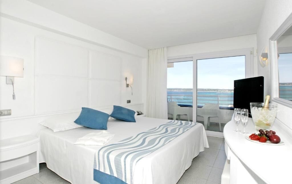 Desk, laptop workspace, free WiFi, bed sheets