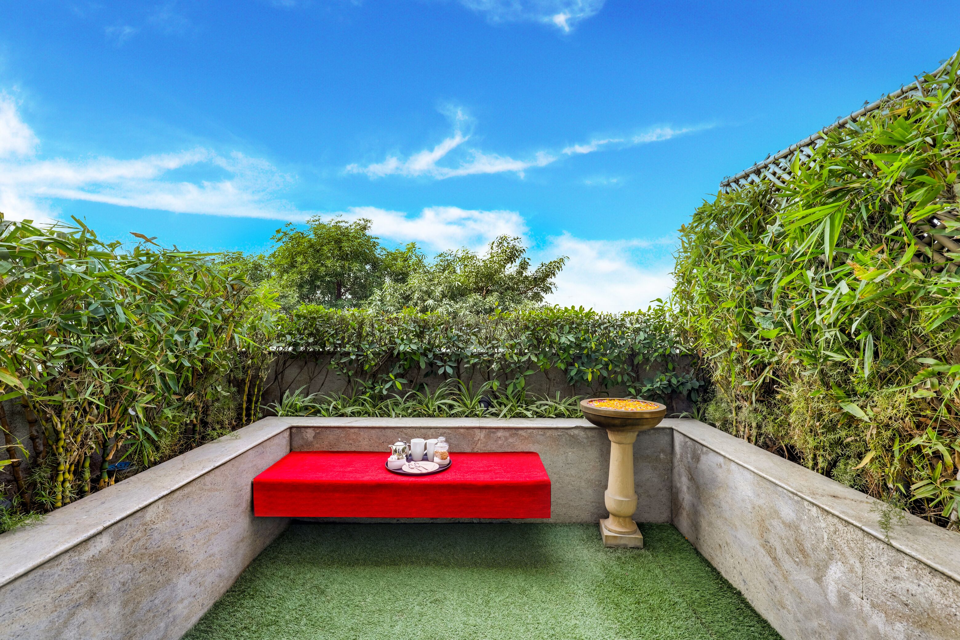 premier queen/king garden room | garden view