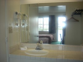 Separate tub and shower, free toiletries, hair dryer, towels