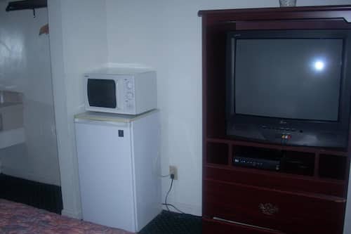 Desk, iron/ironing board, free WiFi