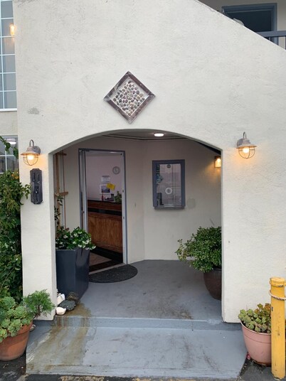 Economy Inn Monterey