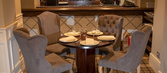 Crowwood Hotel