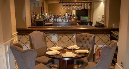 Crowwood Hotel