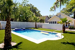 Outdoor pool, open 9:00 AM to 9:00 PM, pool umbrellas, sun loungers
