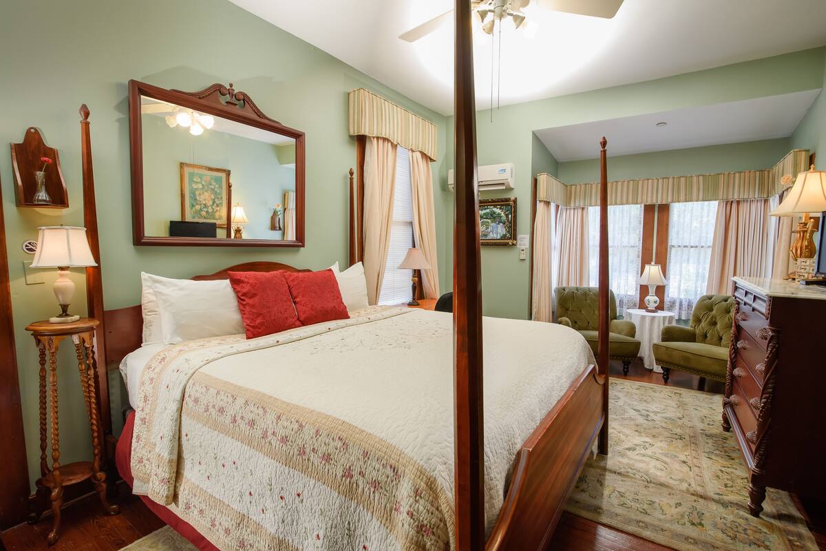 Julia Room (2nd Floor McKenzie House) Not Pet Friendly | Premium bedding, pillowtop beds, iron/ironing board, WiFi (free)