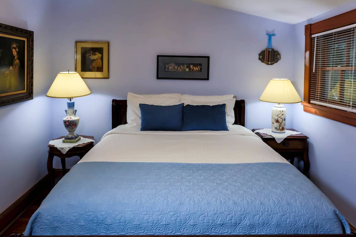 Blue Moon Room (2nd Floor Cushman-Colson House) Not Pet Friendly | Premium bedding, pillowtop beds, iron/ironing board, WiFi (free)
