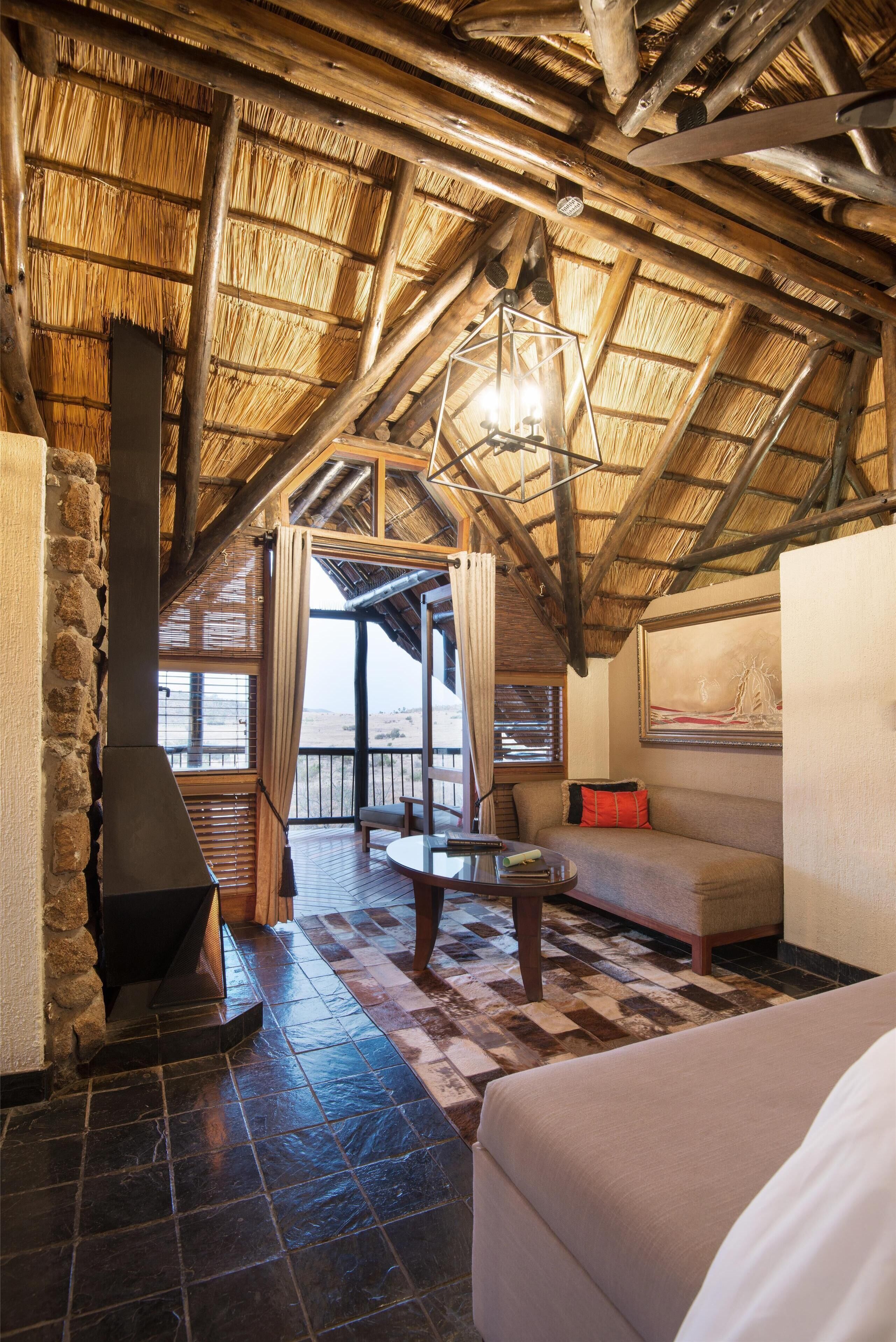 1 kamar tidur, seprai premium, minibar, dan brankas