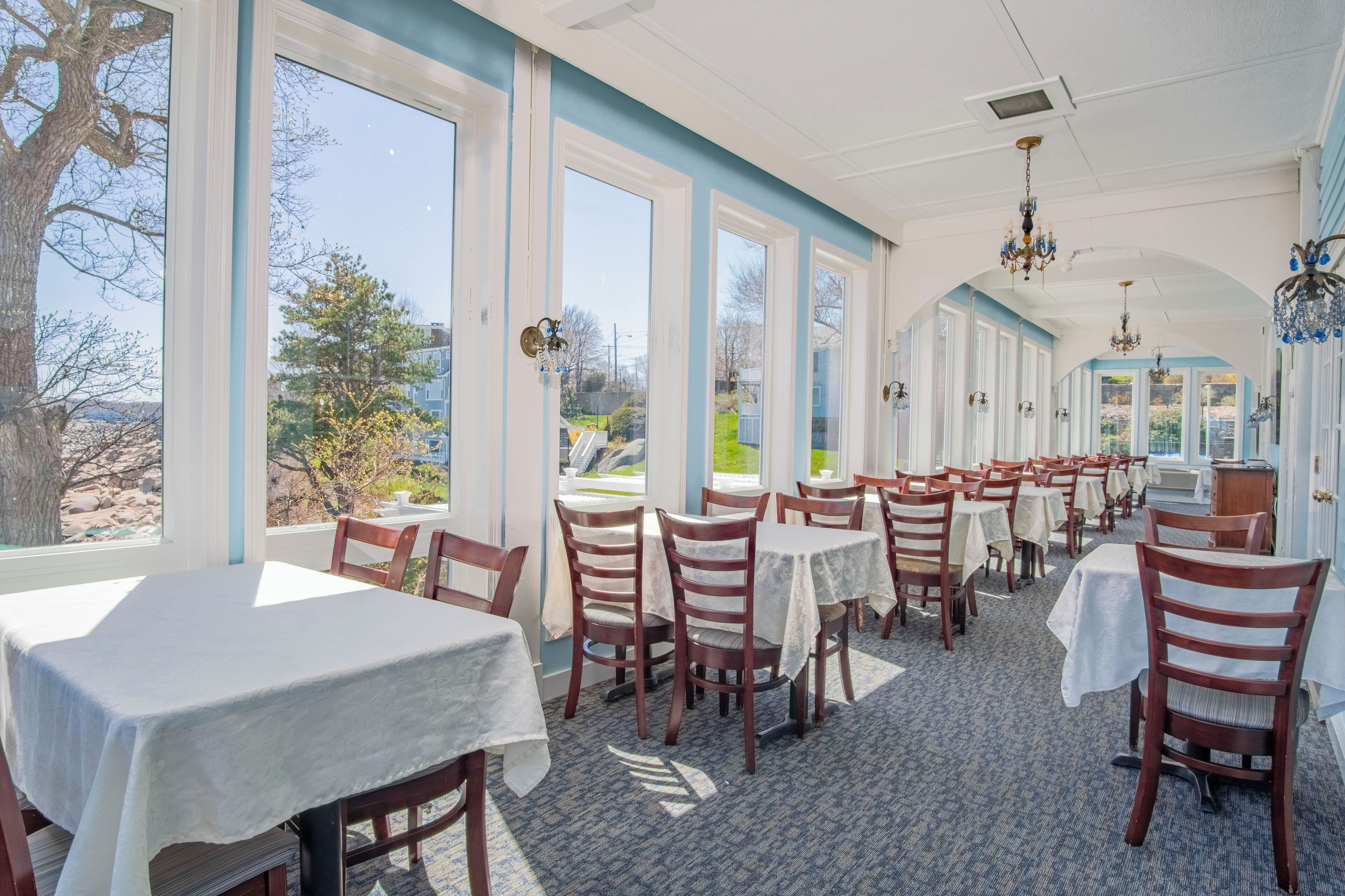 free daily cooked-to-order breakfast