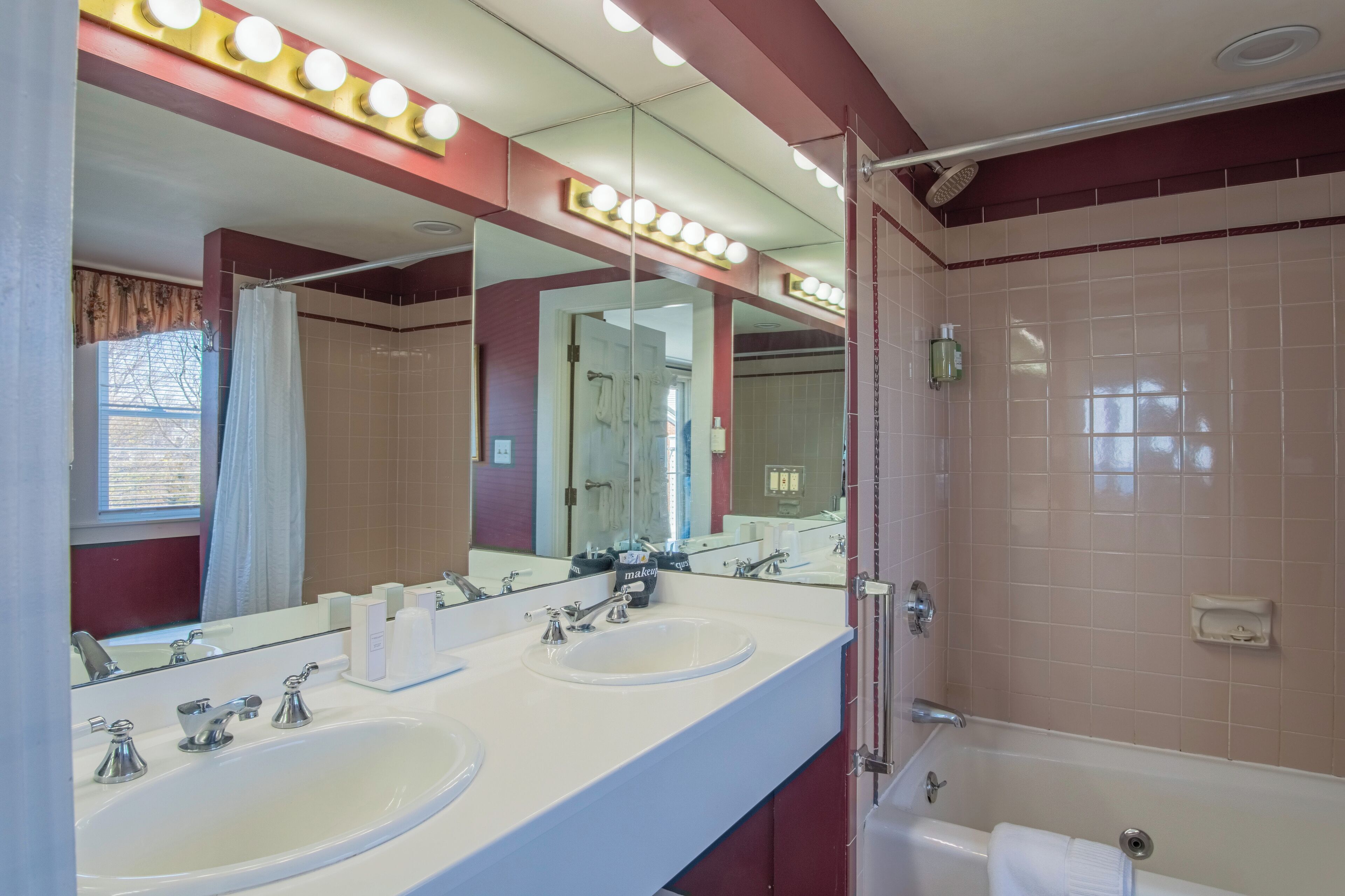 superior room, ocean view (yankee clipper inn or quarterdeck house) | bathroom | shower, free toiletries, hair dryer, towels