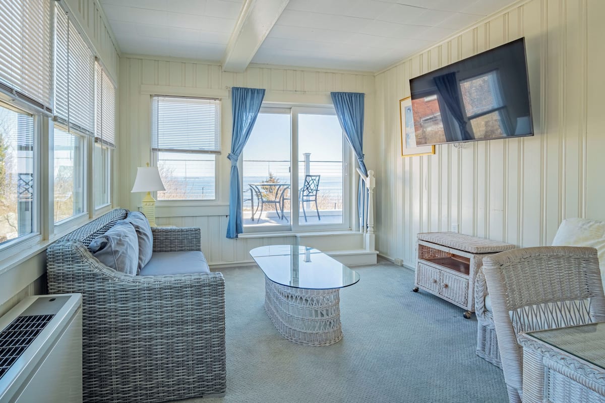 superior room, ocean view (yankee clipper inn or quarterdeck house) | individually decorated, individually furnished, iron/ironing board