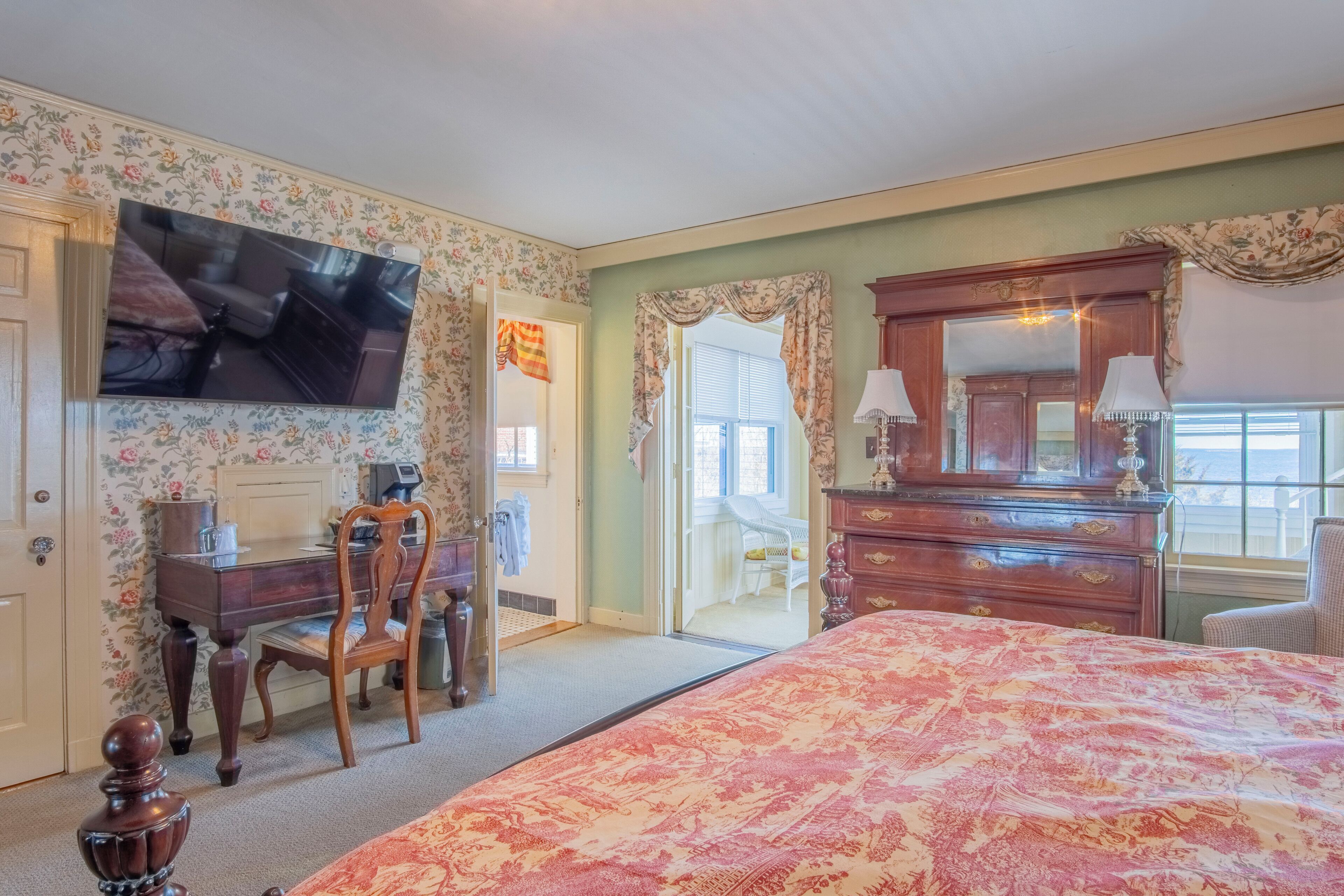 superior room, ocean view (yankee clipper inn or quarterdeck house) | individually decorated, individually furnished, iron/ironing board