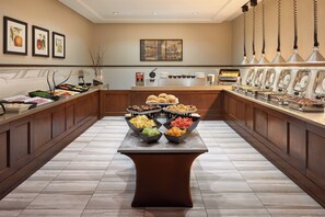 Tägliches Frühstücksbuffet gegen Gebühr
