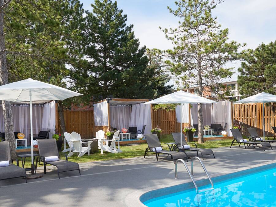 2 piscinas cubiertas, una piscina al aire libre de temporada
