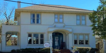 Avenue O Bed & Breakfast