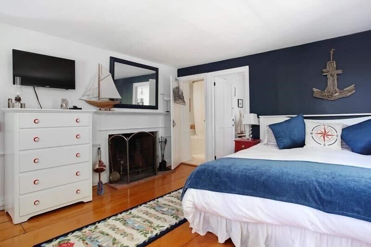 Comfort Room, 1 Bedroom, Non Smoking (Moby Dick) | WiFi (free), individually decorated, individually furnished