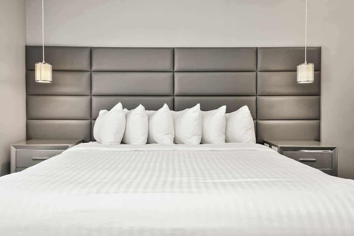 Whirlpool Suite, 1 King bed