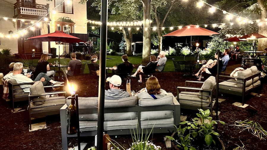 Captain Wohlt Inn Bed & Breakfast