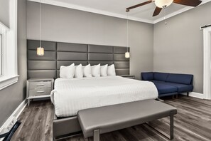 Whirlpool Suite, 1 King bed | Egyptian cotton sheets, premium bedding, Tempur-Pedic beds - Captain Wohlt Inn Bed & Breakfast (Hermann)