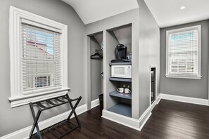 Télévision à écran plat de 37 pouces avec chaînes par câble, télévision