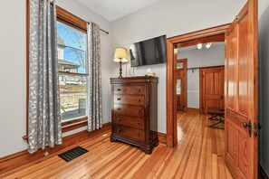 Chambre, 1 très grand lit et 1 canapé-lit | Coin séjour