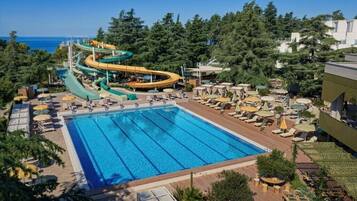 Indoor pool, outdoor pool, sun loungers