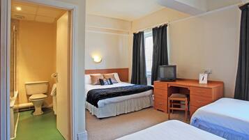 Hypo-allergenic bedding, desk, free WiFi, bed sheets