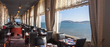 2 restaurants servant le petit déjeuner