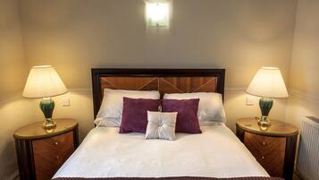 Standard Double Room | In-room safe, individually decorated, individually furnished, desk