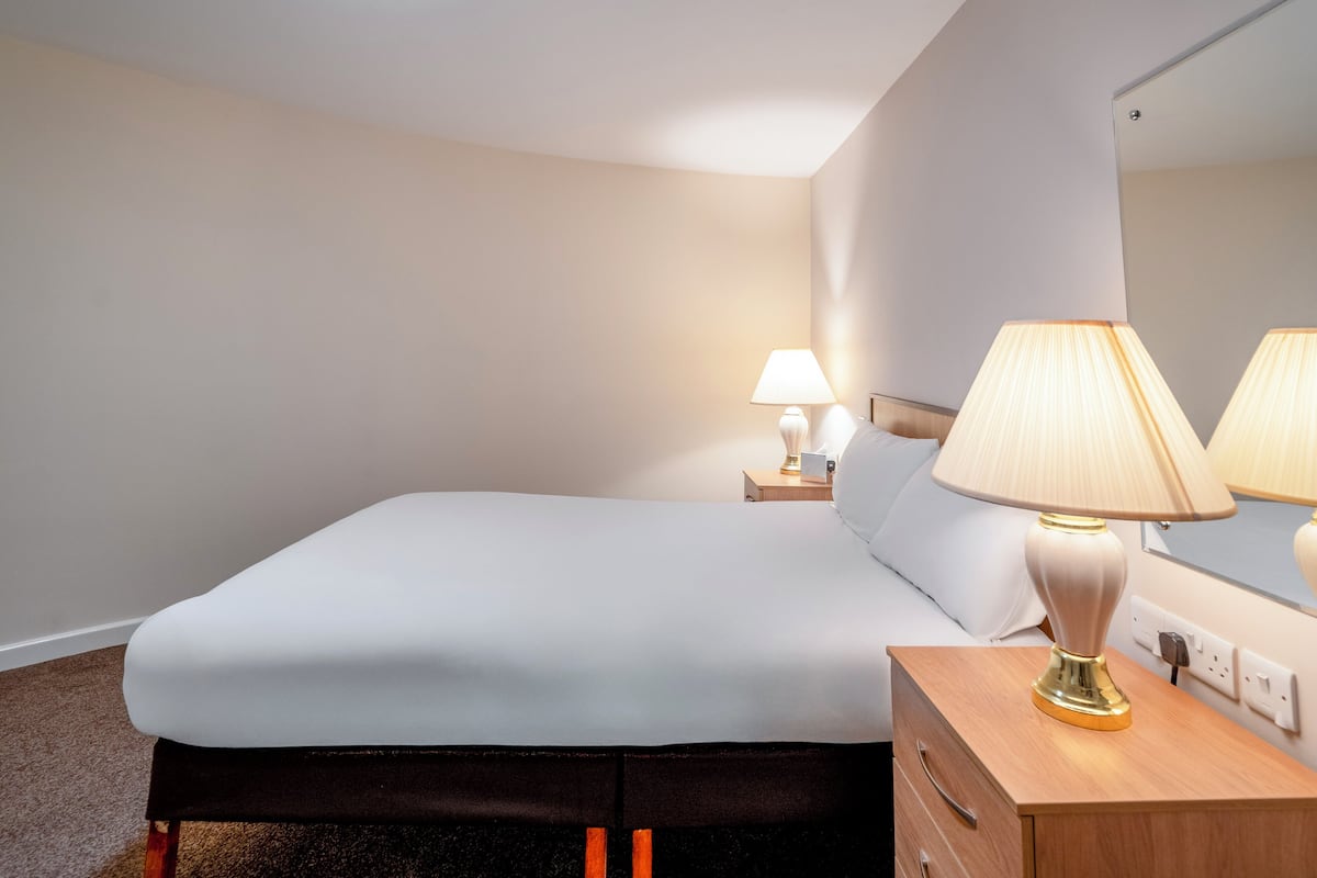 Desk, iron/ironing board, free WiFi, bed sheets