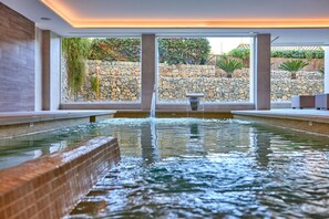 2 indoor pools, 4 outdoor pools, pool umbrellas, sun loungers