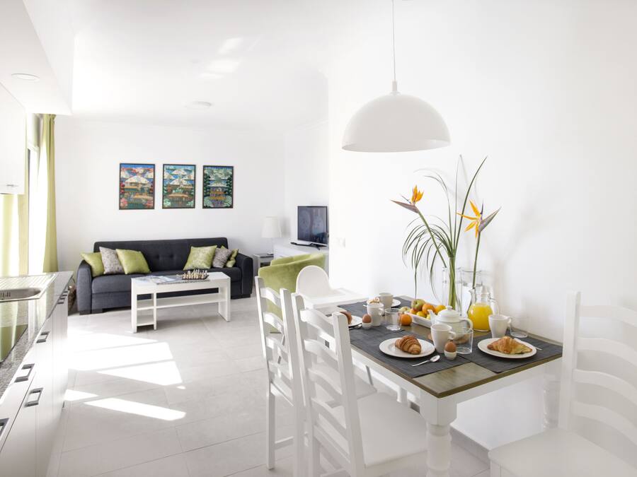 Apartamento, 3 habitaciones | Cocina privada | Frigorífico, placa de cocina, cafetera o tetera y hervidor eléctrico