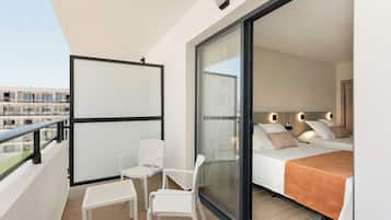Een minibar, een kluis op de kamer, een bureau, gratis wifi