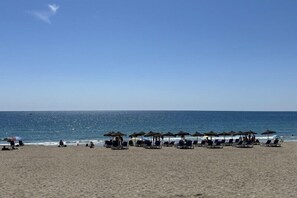 Beach nearby - Hotel Best Oasis Tropical (Mojacar)
