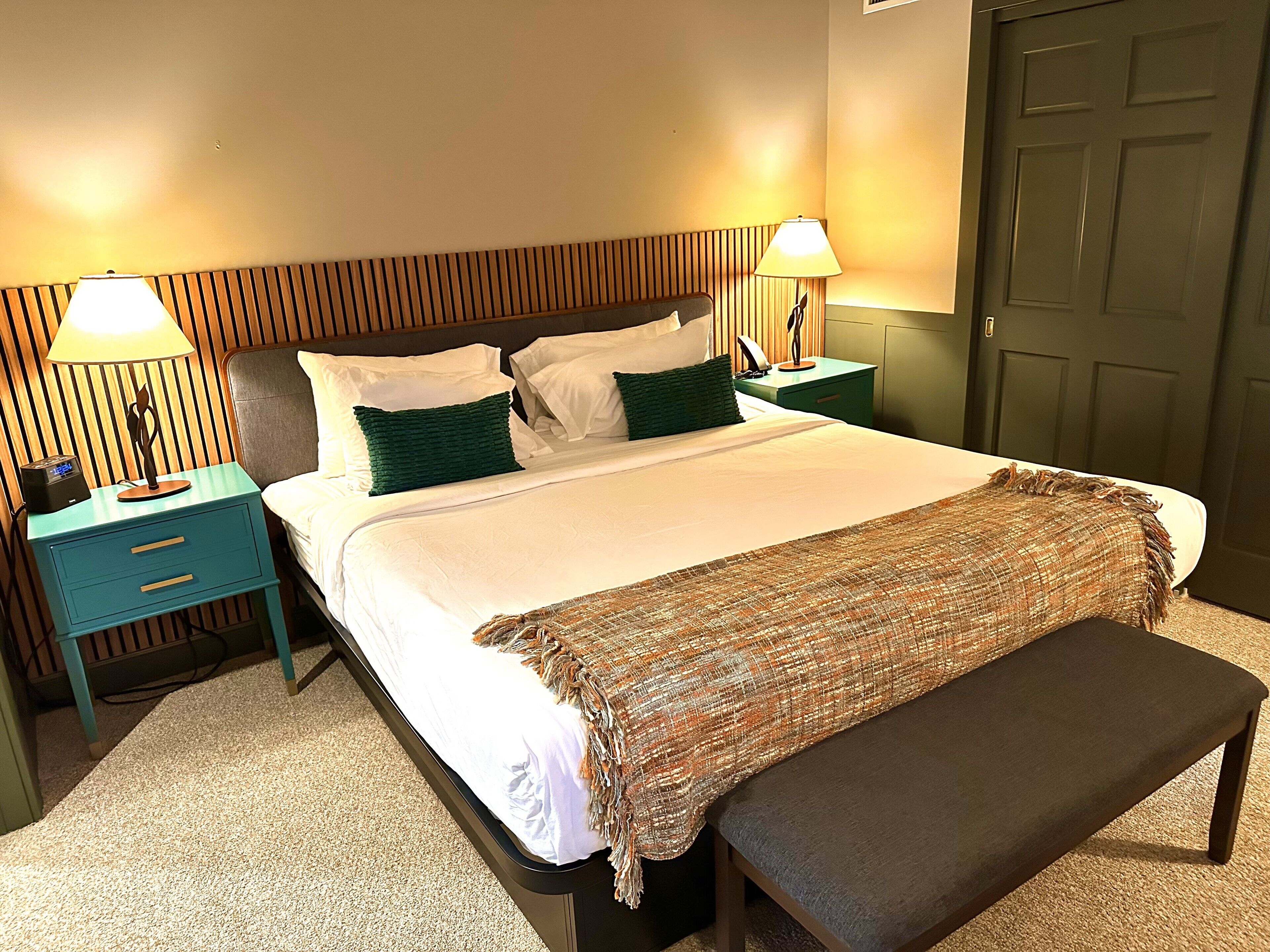 suite | 1 bedroom, hypo-allergenic bedding, desk, blackout curtains