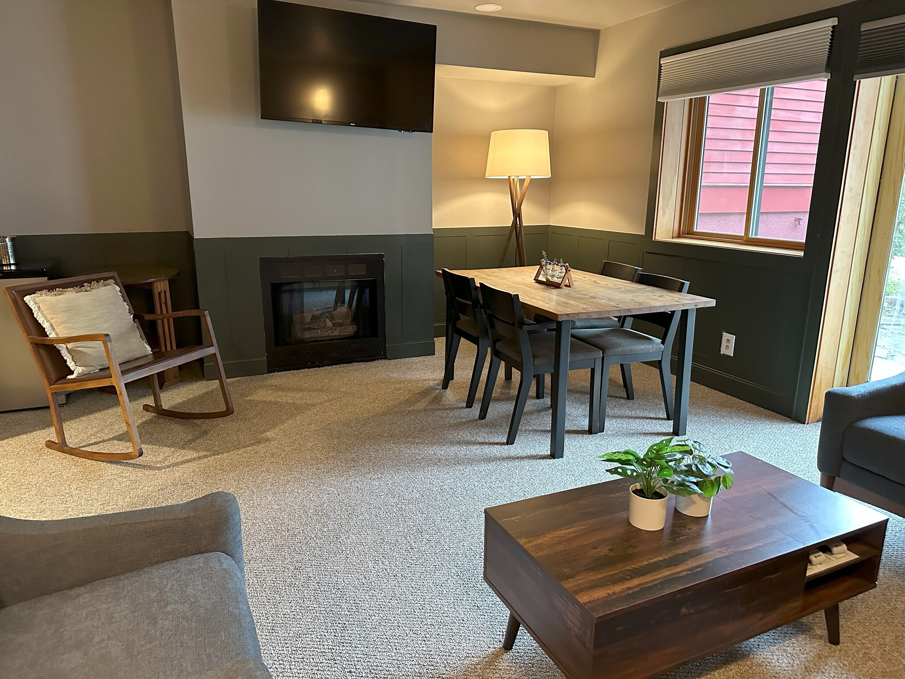 suite | 1 bedroom, hypo-allergenic bedding, desk, blackout curtains