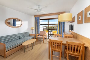 28-inch TV with satellite channels - Aguamar Apartamentos, Los Cristianos Downtown (Arona)